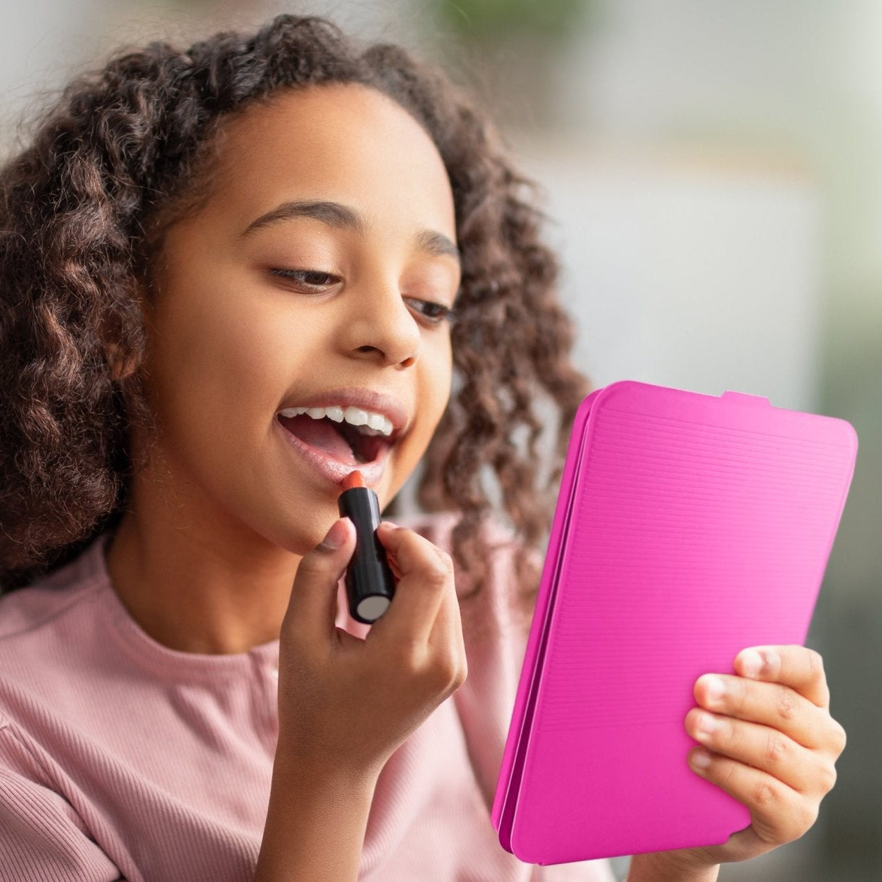 Barbie Travel Mirror with Light and Adjustable Stand - eKids