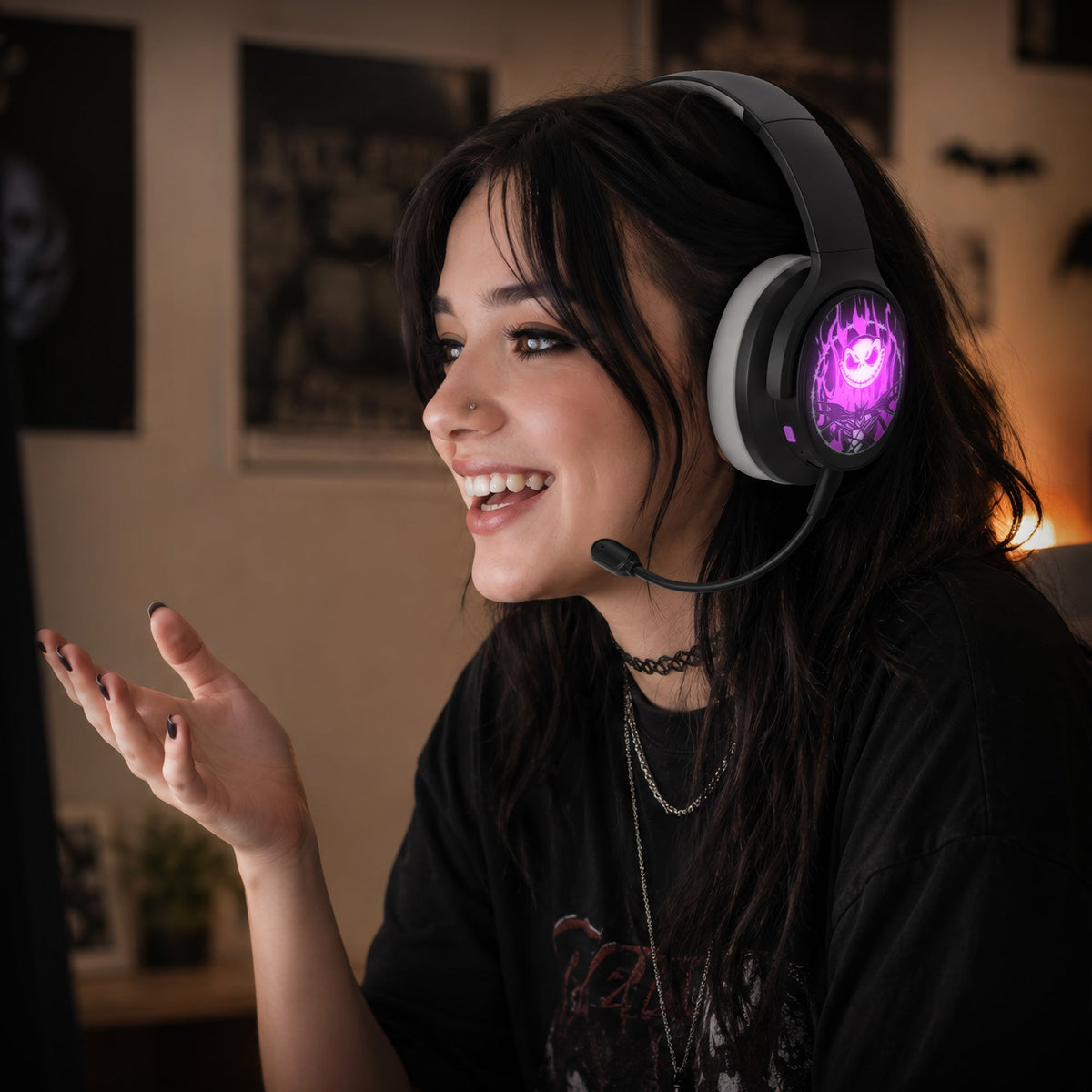 Nightmare Bluetooth Gaming Headphones with Boom Microphone - eKids